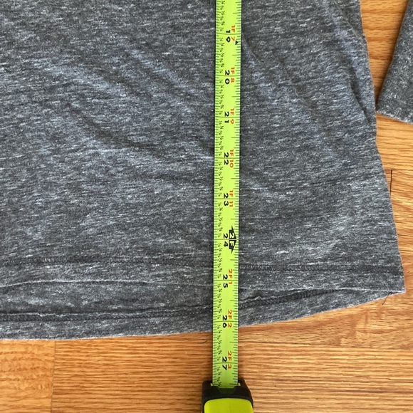 Alo Pull Over Lightweight Hooded Yoga Sweatshirt - Picture 11 of 12